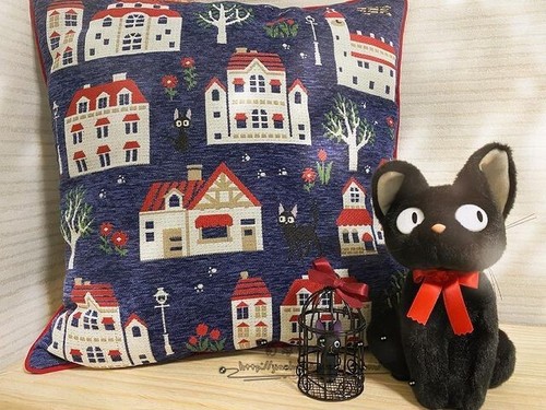 Kiki's Delivery Service Koriko Building Black Cat Gigi Jiji Cushion Cover 45x45 - Picture 9 of 9