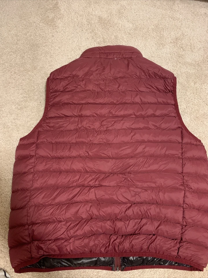 Chaleco acolchado ultraligero Saks Fifth Avenue para hombre grandes bolsillos granate empacable cremallera Foto 2 de 4