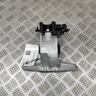 れ 2023-2024 Toyota Corolla Cross Right Engine Mount Insulator