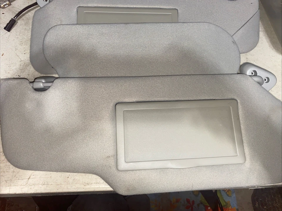 Juego de parasol Mercury Grand Marquis RH LH Mercury 1998-2005 par corona Victoria gris Foto 2 de 4