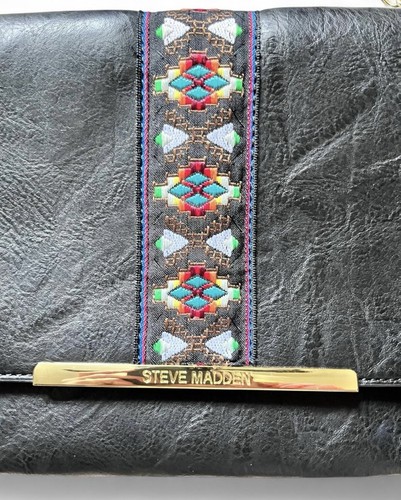 Steve Madden Umhängetasche schwarz Kunstleder und Azteken Design - Bild 2 von 7
