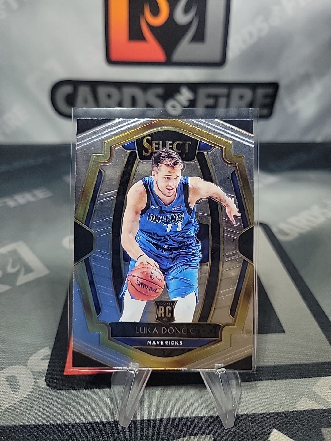 2018-19 Select Luka Doncic RC Rookie Premier #122 Mavericks