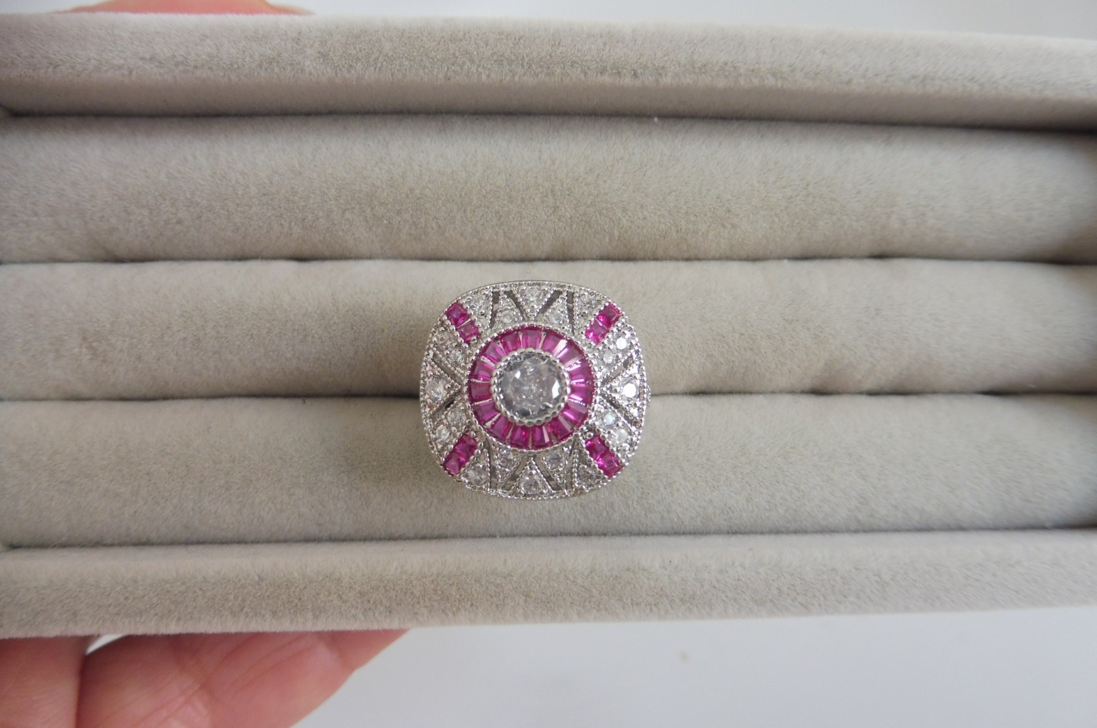 Bague style Art Déco argent et zircons : offrez un cadeau d'anniversaire mémorable en taille 54