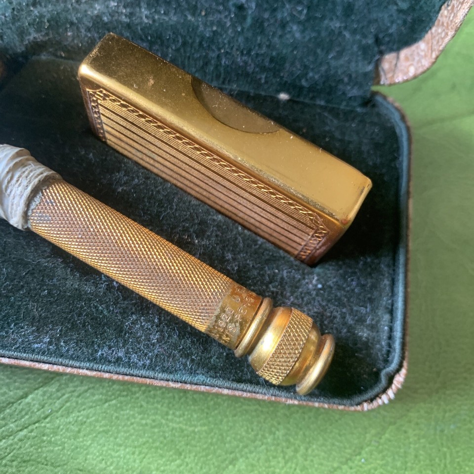 Vintage Men's Gillette Gold Travel Razor in Velvet case with blades ...