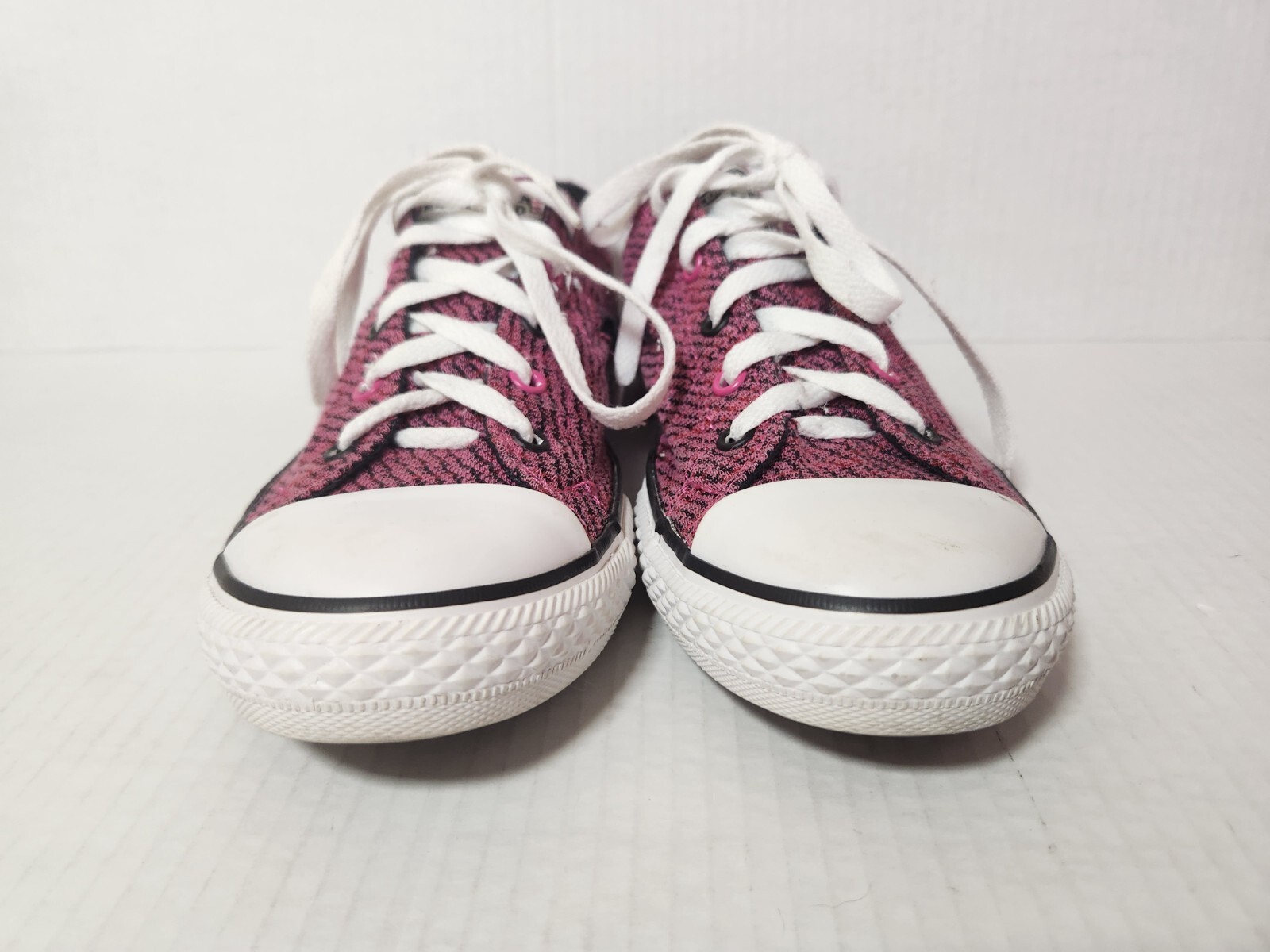Converse Chuck Taylor All Star Womens Size 6 Pink Athletic Shoes Sneakers thumbnail 9