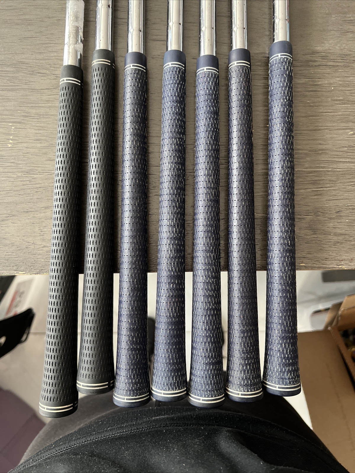 Cleveland Hibore Iron Set 4,5,6,7,8,9,P Men's Right Hand R Flex Graphite Shafts