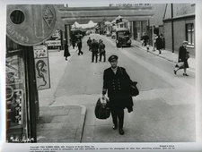 THE KEY 8x10 b/w Press Photo / William Holden