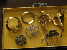 Vintage Gold-Tone Brooch & Pin Lot of 7 Floral, Heart Flower Avon Coventry