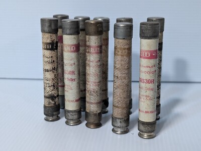 Lot of 10 Shawmut TRS30R Time Delay Fuses, 30A, 600VAC & Returns