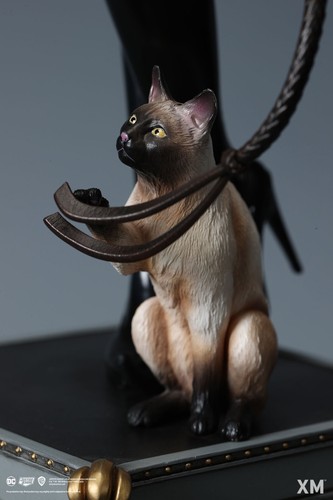 XM Studios Catwoman Classic 1/6 Scale Statue - Picture 16 of 23