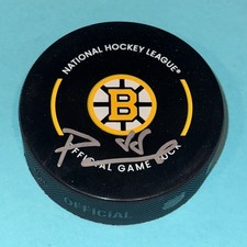 DAVID PASTRNAK Signed Boston BRUINS Official GAME Puck Beckett (BAS)