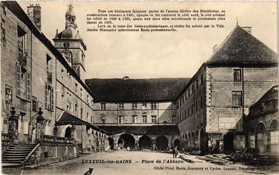 CPA LUXEUIL-les-BAINS - Place de l'Abbaye (636739)