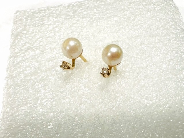 Estate 14K Yellow Gold Pearl Diamond Accented Stud Earrings