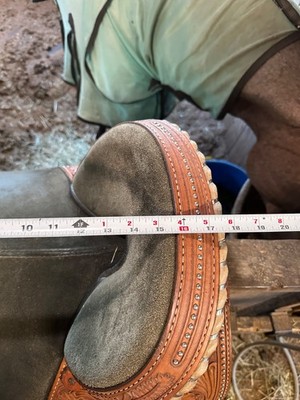 Hilason 15  Treeless Saddle, excellent condition