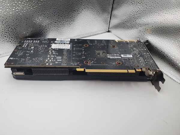 Tarjeta gráfica EVGA GeForce GTX 980 4GB GDDR5 PCIe para piezas 5
