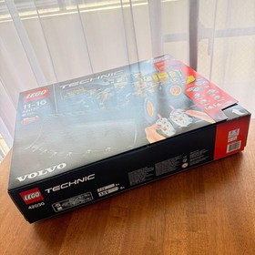 LEGO Technic Volvo L350F Wheel Loader 42030 Remote Control Unopened