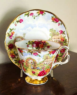 Vintage Royal Albert Teacup Saucer Set Celebration Old Country Roses Garden 1986