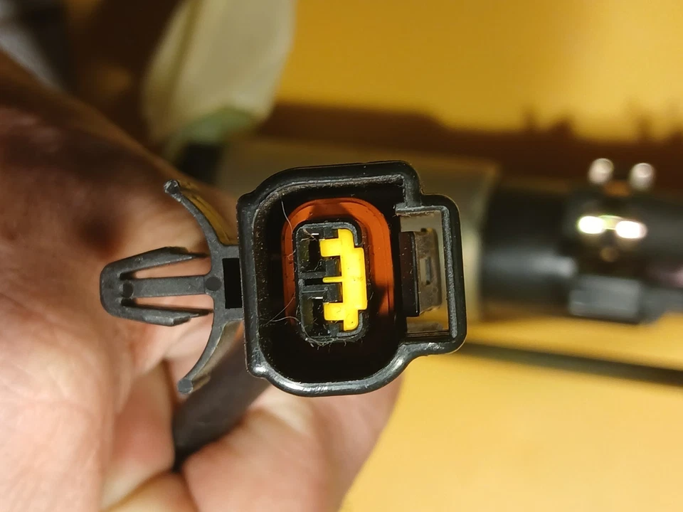 Bomba de combustible - Isuzu (8971185120) piezas originales Isuzu fabricante de piezas Isuzu Foto 4 de 4