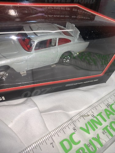 James Bond 007 Aston Martin DB5 Corgi #4303 RARE! - Picture 10 of 11