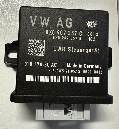 Audi A3 8P , 8X0907357C Steuergerät Leuchtweitenregelung