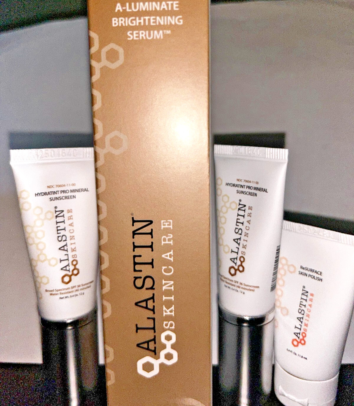 Alastin A Luminate Brightening Serum -( 1.7 fl.oz / 50ml )*AUTH *1 Gift Included