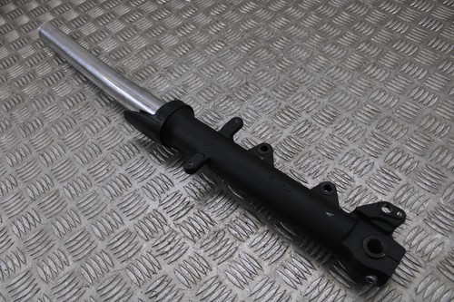 Yamaha XSR 700 2023 right hand fork damaged 2022 - 2024 - Picture 6 of 7