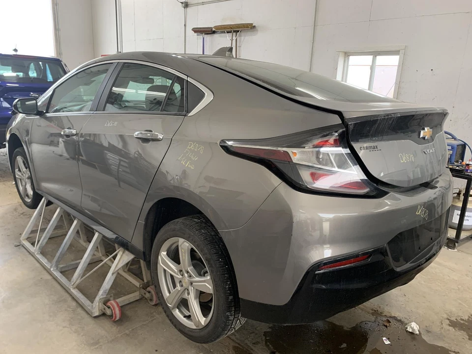 Used Fuel Pump Control Module fits: 2017 Chevrolet Volt Fuel Pump center trunk f Foto 2 de 4