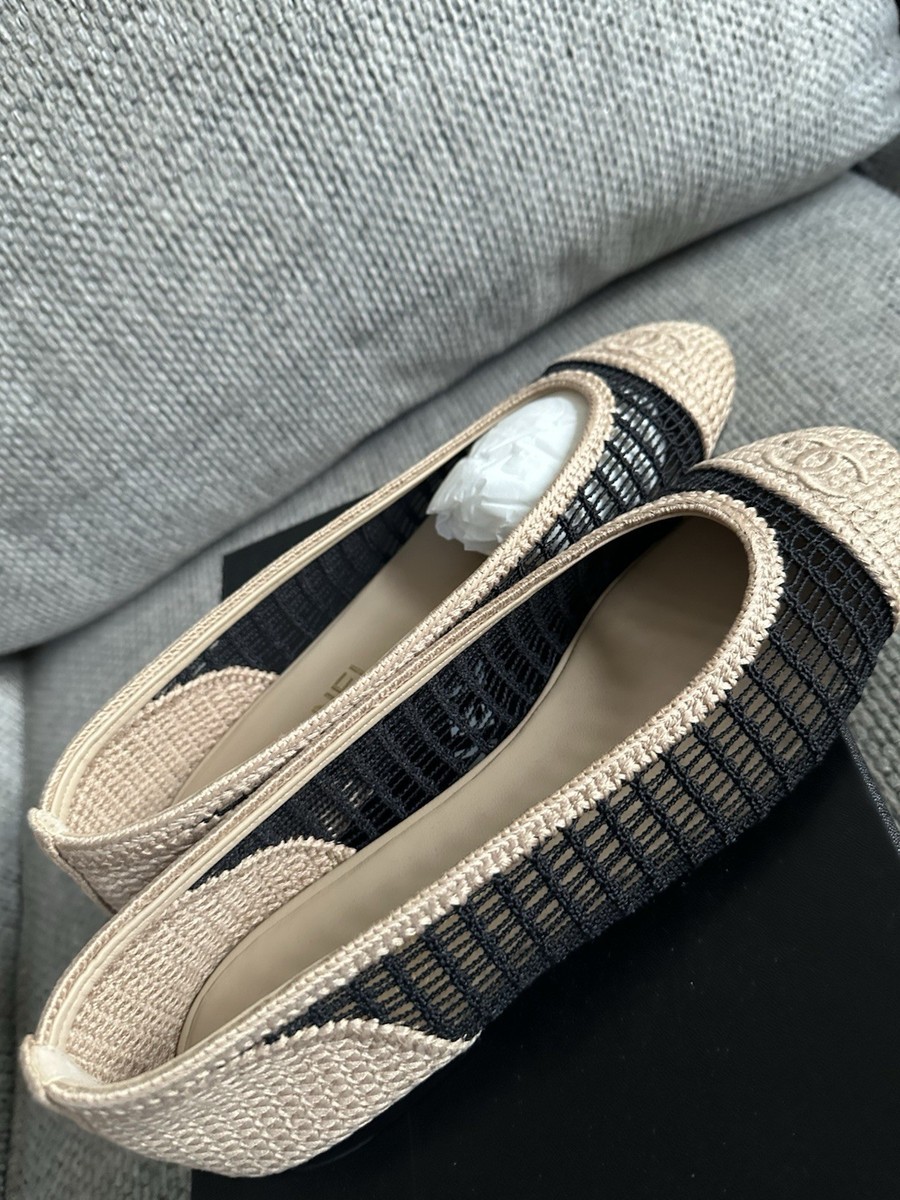 size 37EU NIB CHANEL REV Black & Beige Raffia Cap Toe Ballerina w