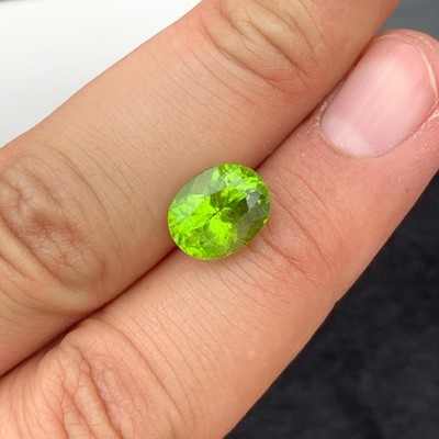 GIE Certified Natural Oval Cut Green Peridot 5.14 Ct Birthstone Loose Gemstone