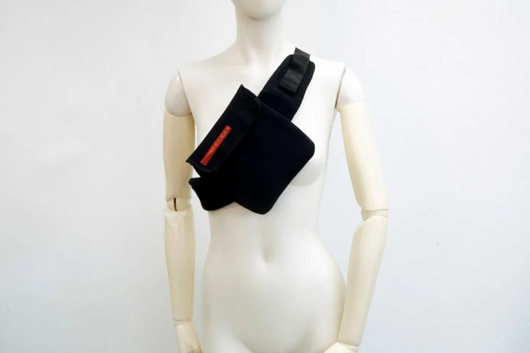 Prada Mini Waist Pouch Belt Body Bag Red Line Sports Unisex Nylon Black *Wqo717 thumbnail 3