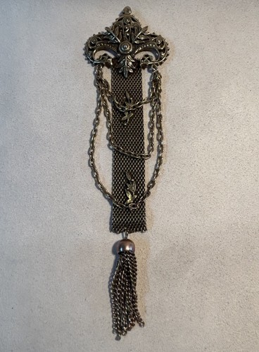 Colgante de borla de malla ornamentada larga tono dorado de colección - Imagen 1 de 6