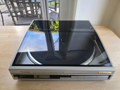 Technics SL-J2 Direct Drive Automatic Quartz Turntable - Beautiful!