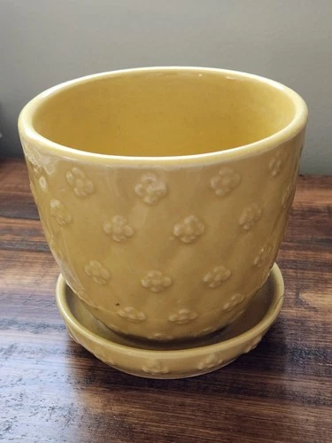 Vintage McCoy Yellow Planter Daisy Design No Damage- Made In USA