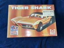 MPC Tiger Shark  With Display Stand Kit # 876 Factory Sealed