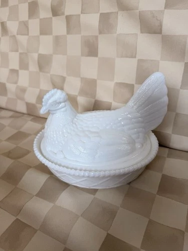 Vintage Westmoreland Large  7.5” Milk Glass Hen On Nest