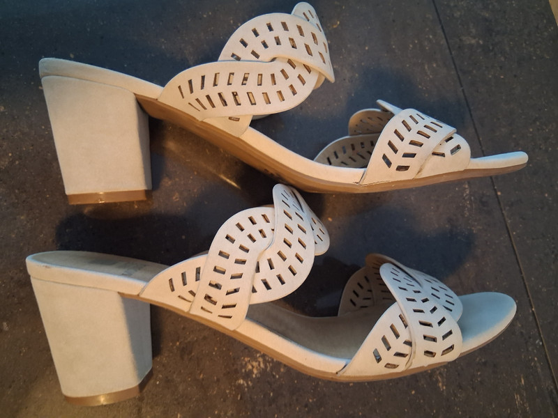 White Mountain Sandals Open Toe Cut Out faux-leather sz 9.5 Taupe
