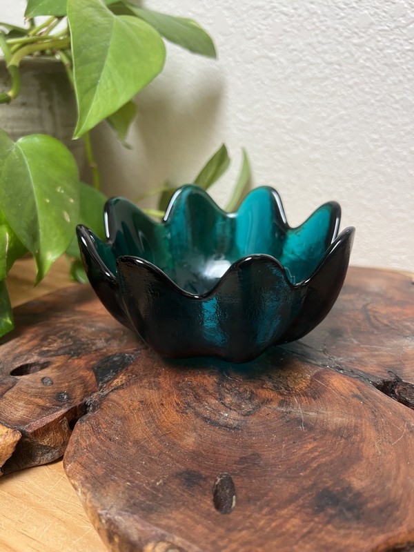 Blenko Glass Lotus Bowl Teal Green 8 Petals Flower 5.5” MCM