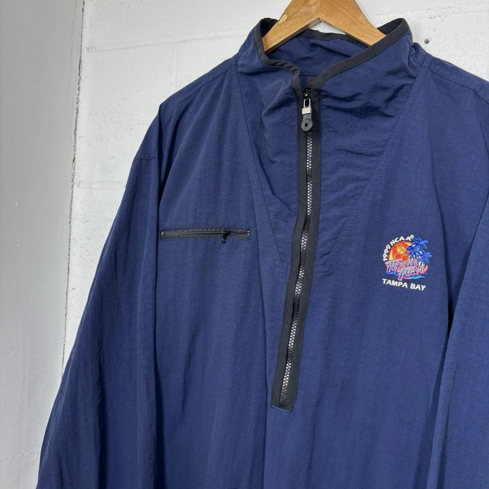 Vintage 99’ NCAA Basketball Windbreaker Tampa Bay Florida Jacket Lightweight L