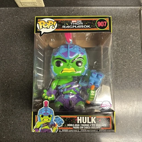 Funko Pop! Vinyl Jumbo 10 in: Marvel - Hulk (Jumbo) - Special Edition #907