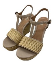 UGG          Sandals beige