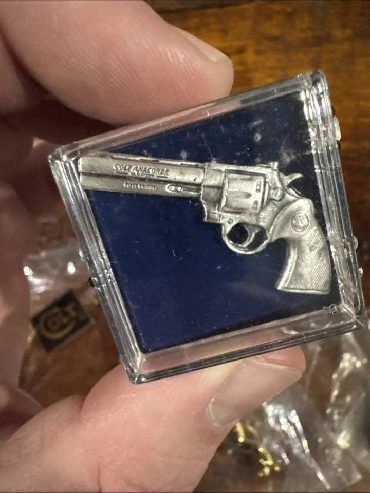 Colt Firearms Collectable Dealer Lot Of 10 Pins. - Image 4 of 4
