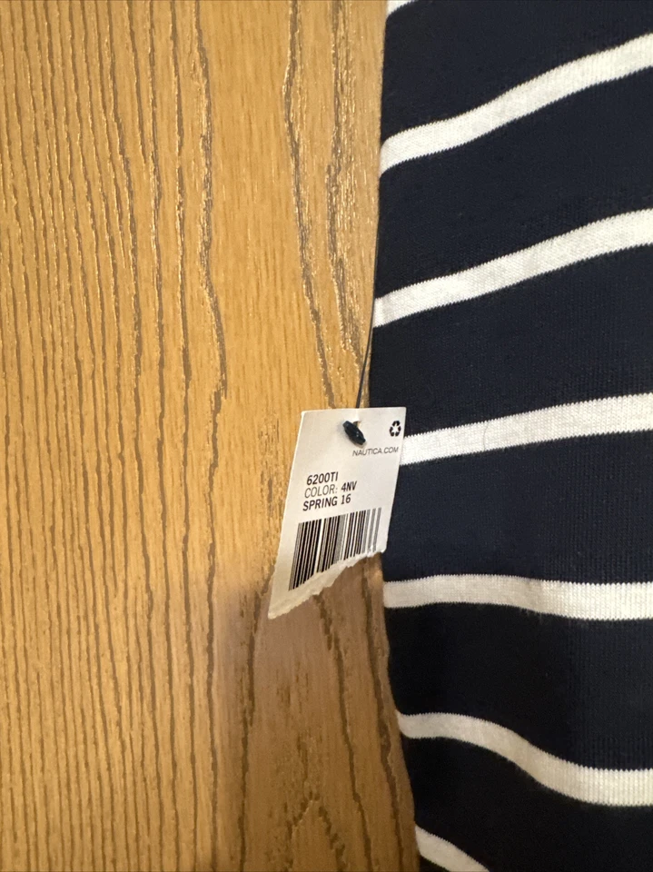 Falda Nautica nueva con etiquetas pequeña azul y blanca con rayas por encima de la rodilla Foto 3 de 4