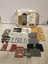 Model Power HO scale Annie's Antiques No#464