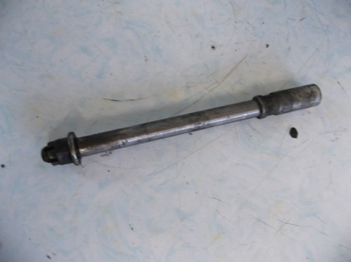 HONDA CM400 VORDERRADSPINDEL