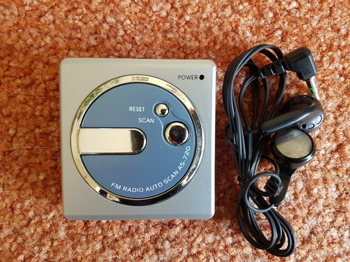 FM 88-108 MHZ MINI AUTO SCAN RADIO MIT KOPFHÖRER NEU OVP