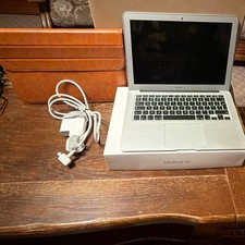 Apple MacBook Air 13.3" 2017 i5 1.8GHz 8GB 256GB SSD Silver A1466  Bundle + Case