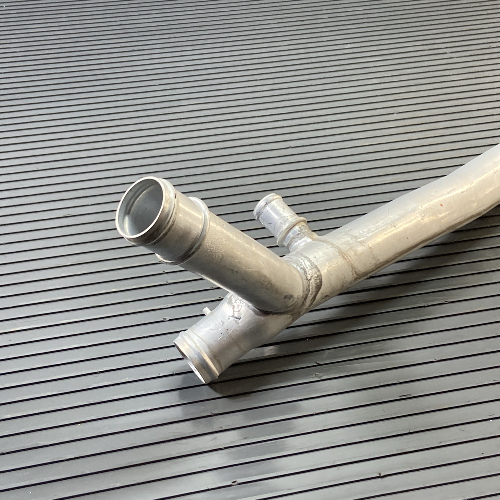 Audi R8 2017-2023 Coolant pipe P/N 4S0121400D