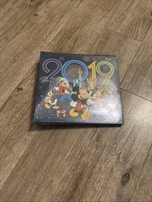 DISNEY Parks Walt Disney World 2019 PHOTO ALBUM Holds 200 4"x6" Photos