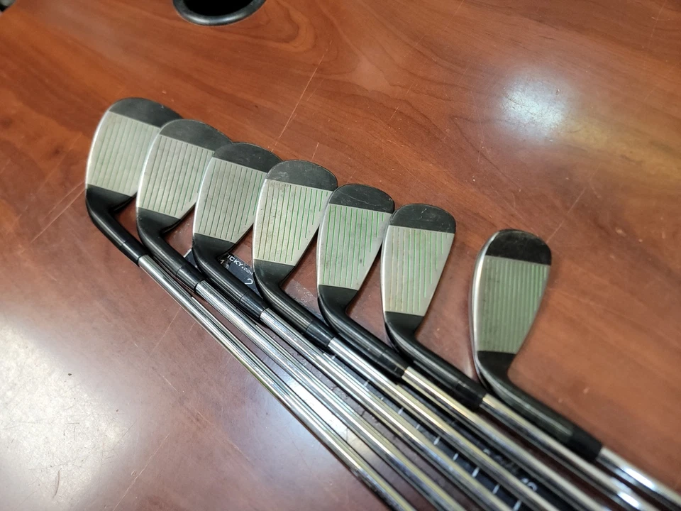 Bombtech 4.0 黑色 4-PW 铁杆套装  — 第 4/4 张图片