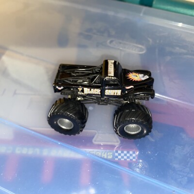 Mattel Hot Wheels Monster Jam Black Smith 1/64